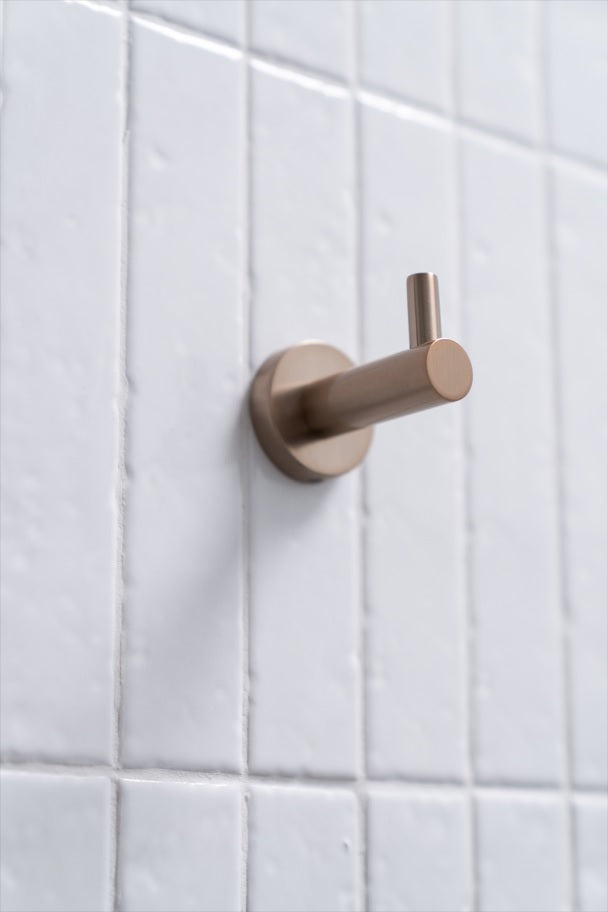 Meir Round Robe Hook - Champagne (SKU: MR03-R-CH) Image - 6